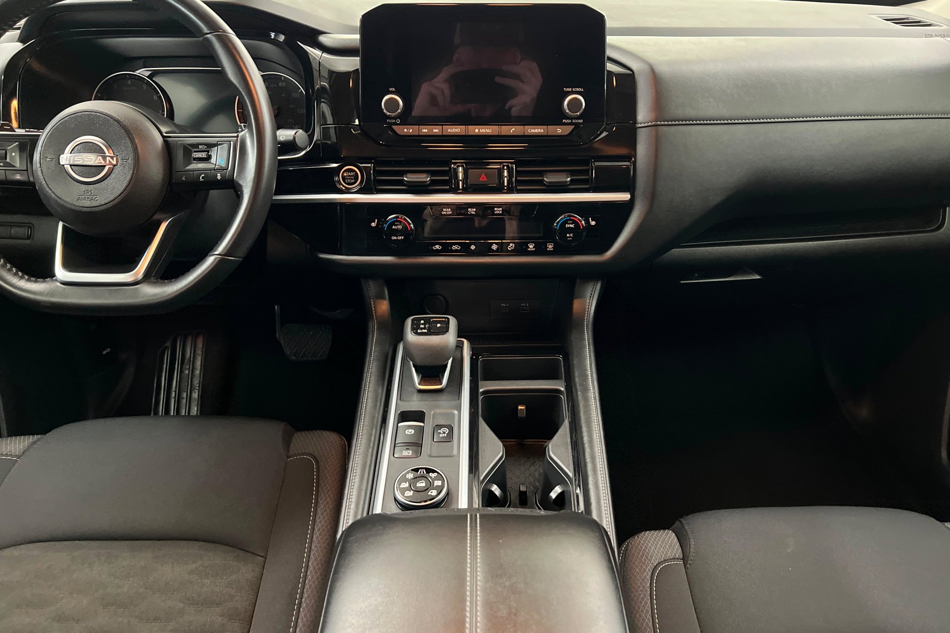 2024 Nissan Pathfinder SV - Photo 14