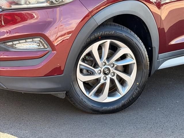 Used 2018 Red Hyundai SEL Plus image 27