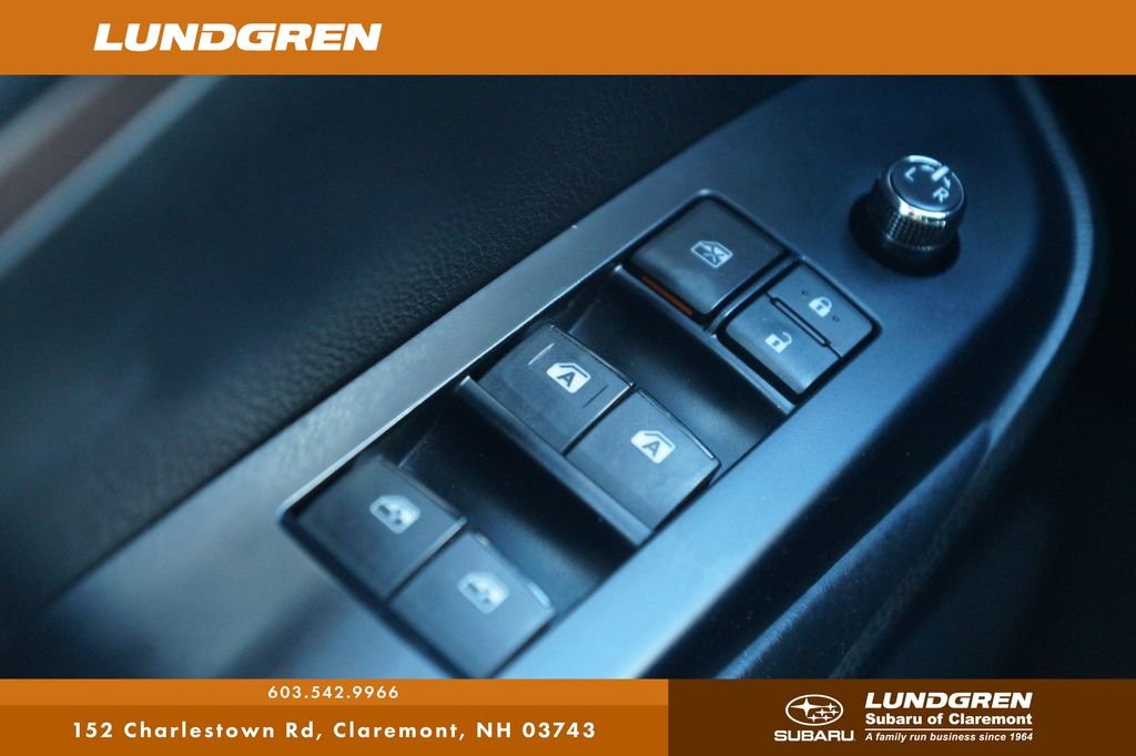 Used 2018 Silver Toyota XLE image 15