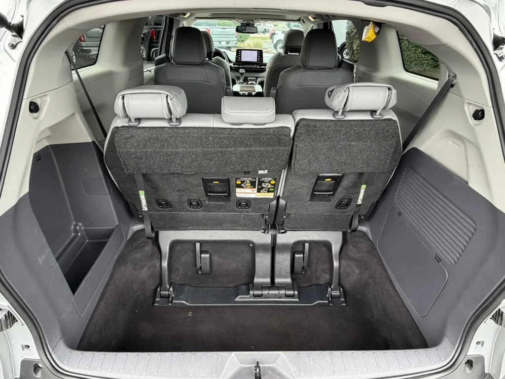 2024 Toyota Sienna XLE - Photo 10