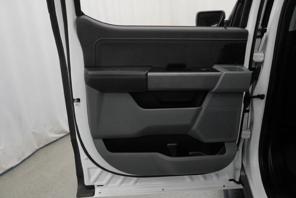 Used 2022 White Ford XLT image 37