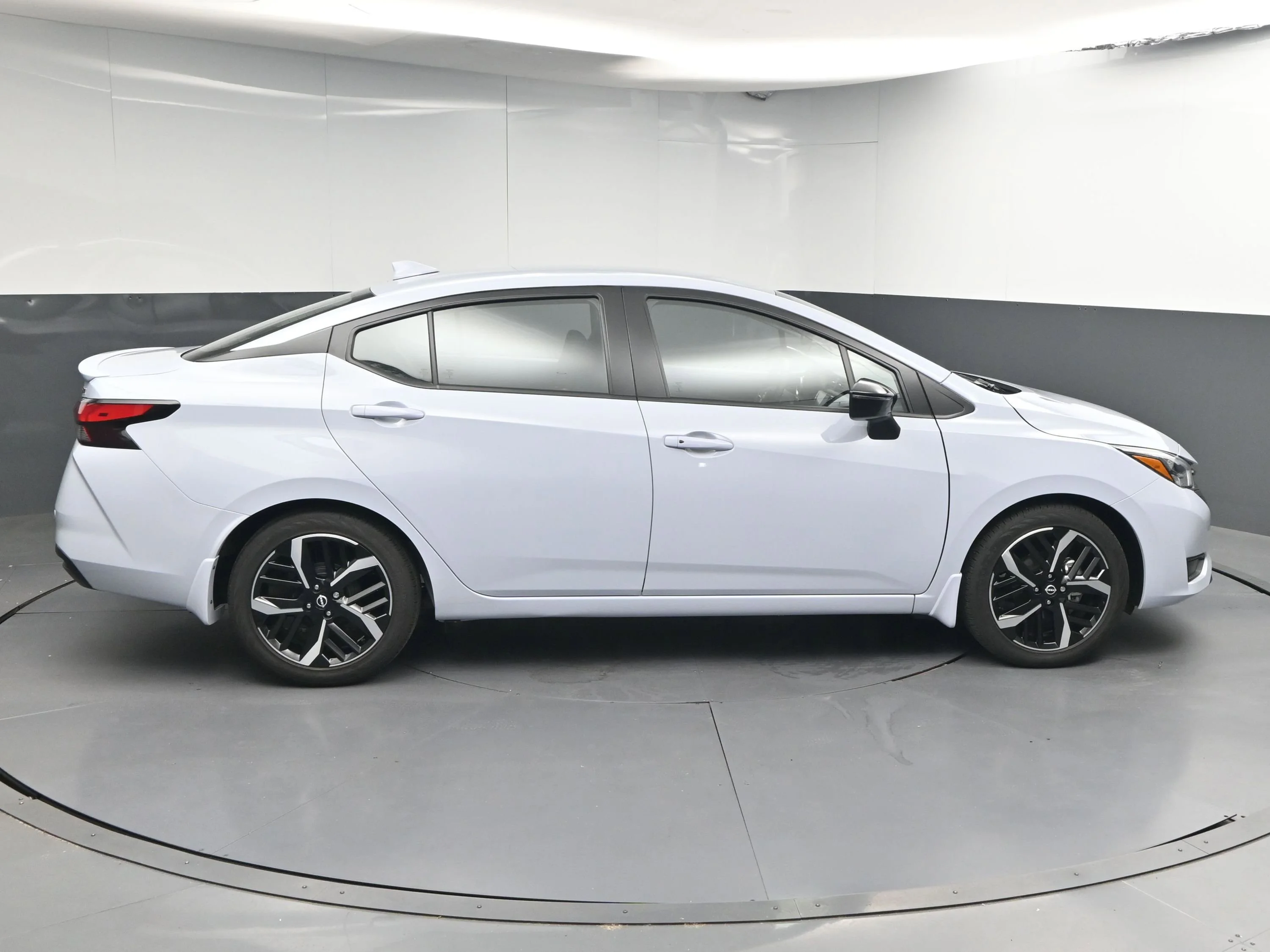 Certified Used 2025 Gray Sky Pearl Nissan SR image 8