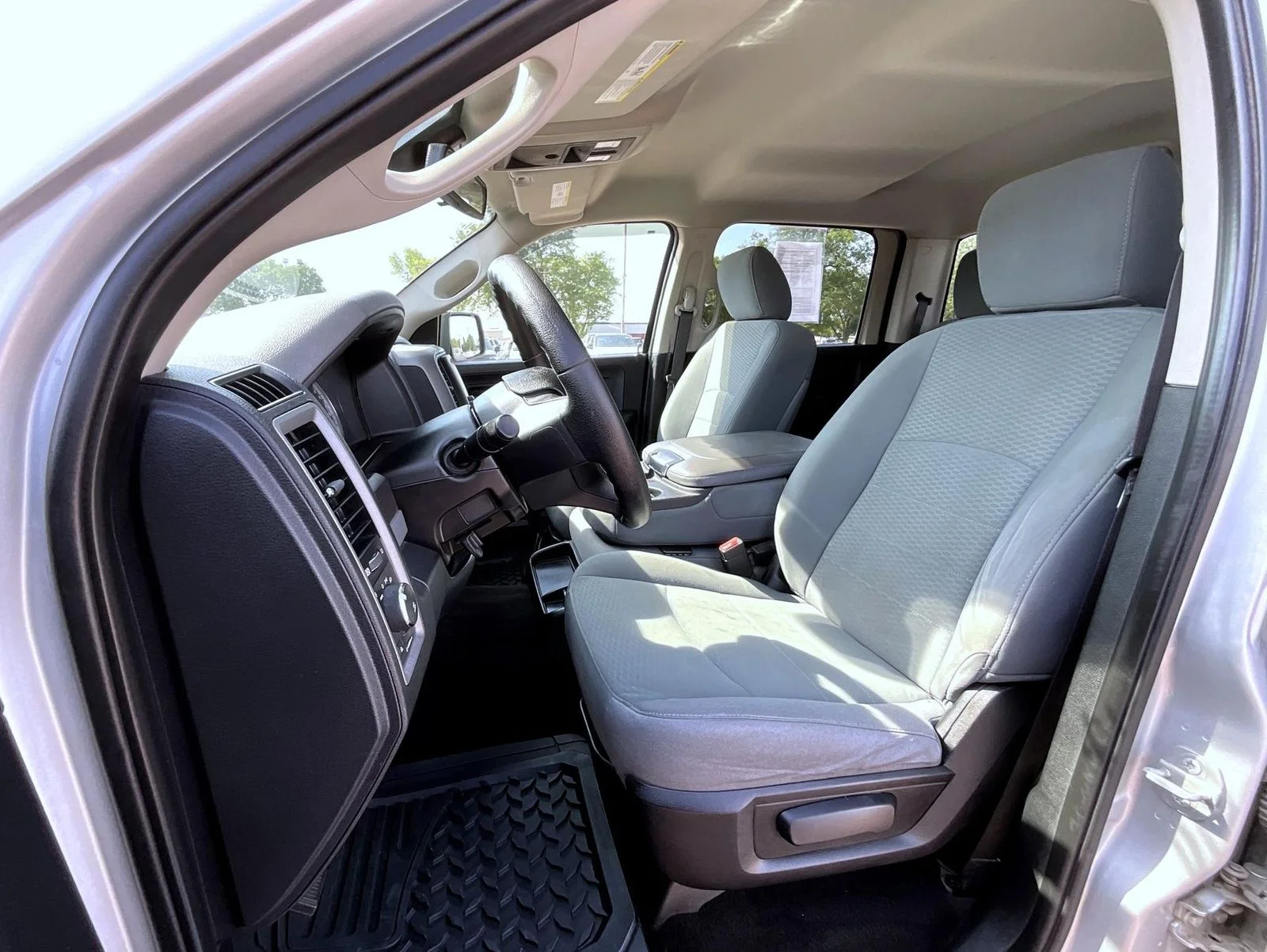 Used 2015 Silver Ram Express image 12