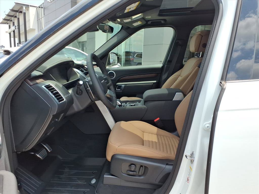 New 2026 Fuji White Land Rover Dynamic SE image 11