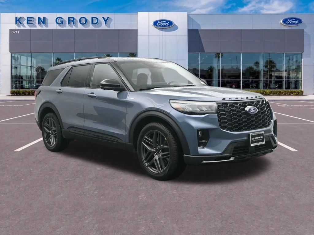 2026 Ford Explorer ST-LINE RWD's photo