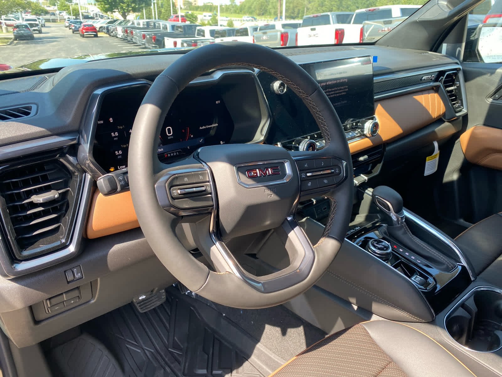 2026 GMC Canyon AT4 - Photo 9