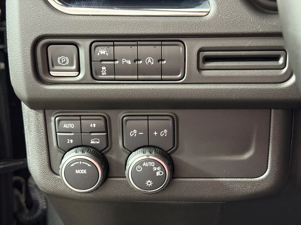 Used 2023 Silver Sage Chevrolet LS image 31