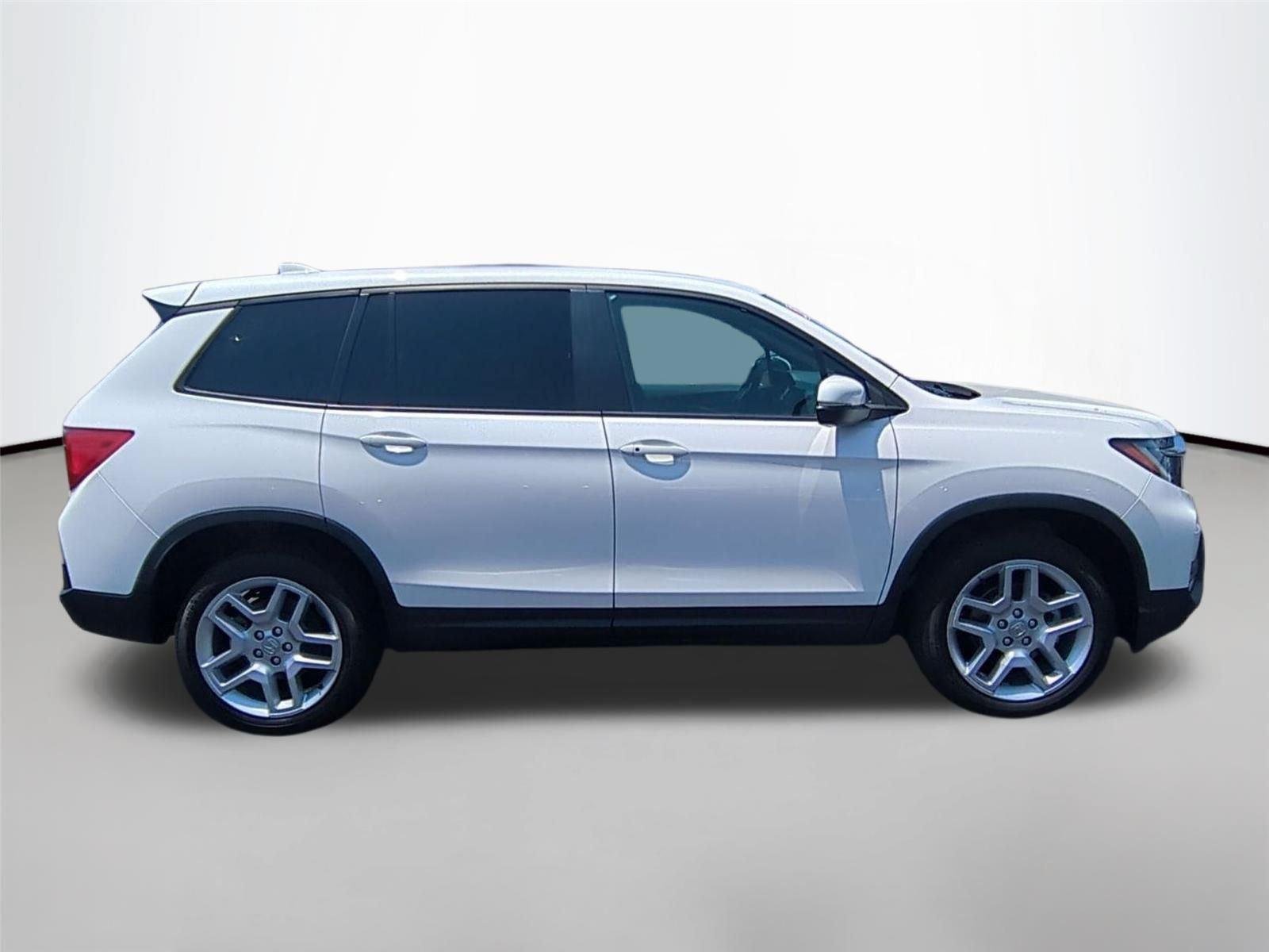 Used 2025 Platinum White Pearl Honda EX-L image 18