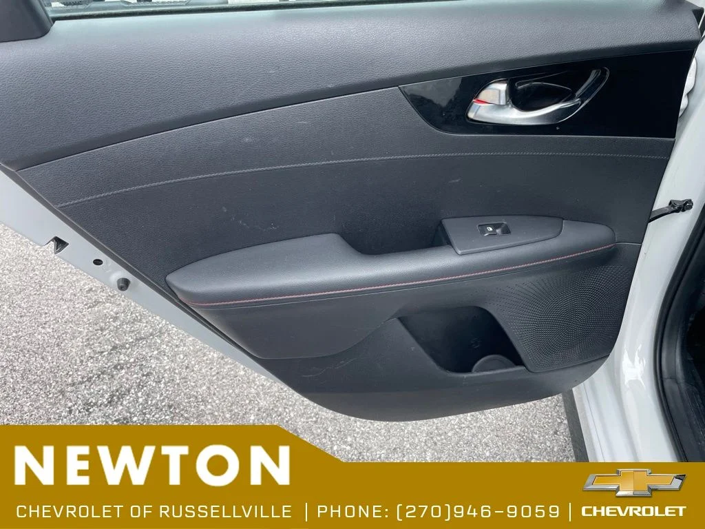 Used 2024 White Kia GT image 34