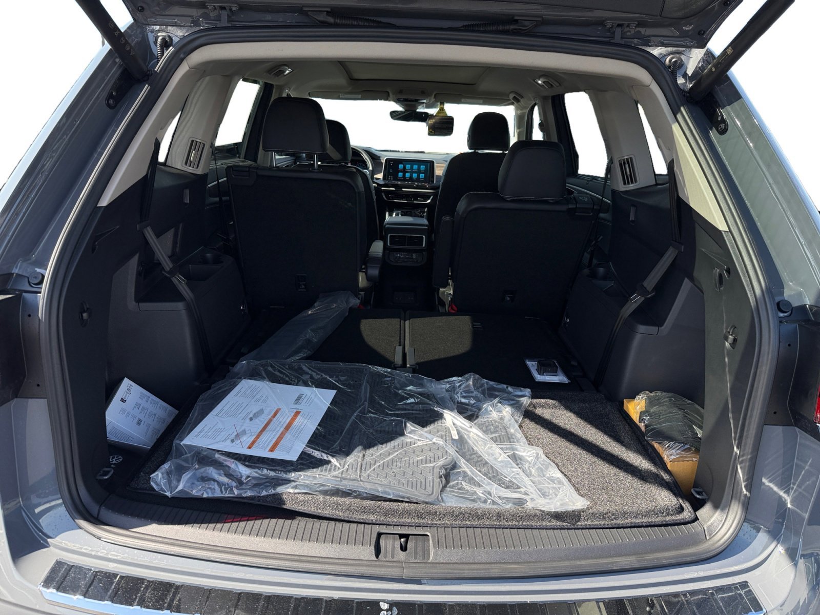 New 2026 Pure Gray Volkswagen 2.0T SEL image 17