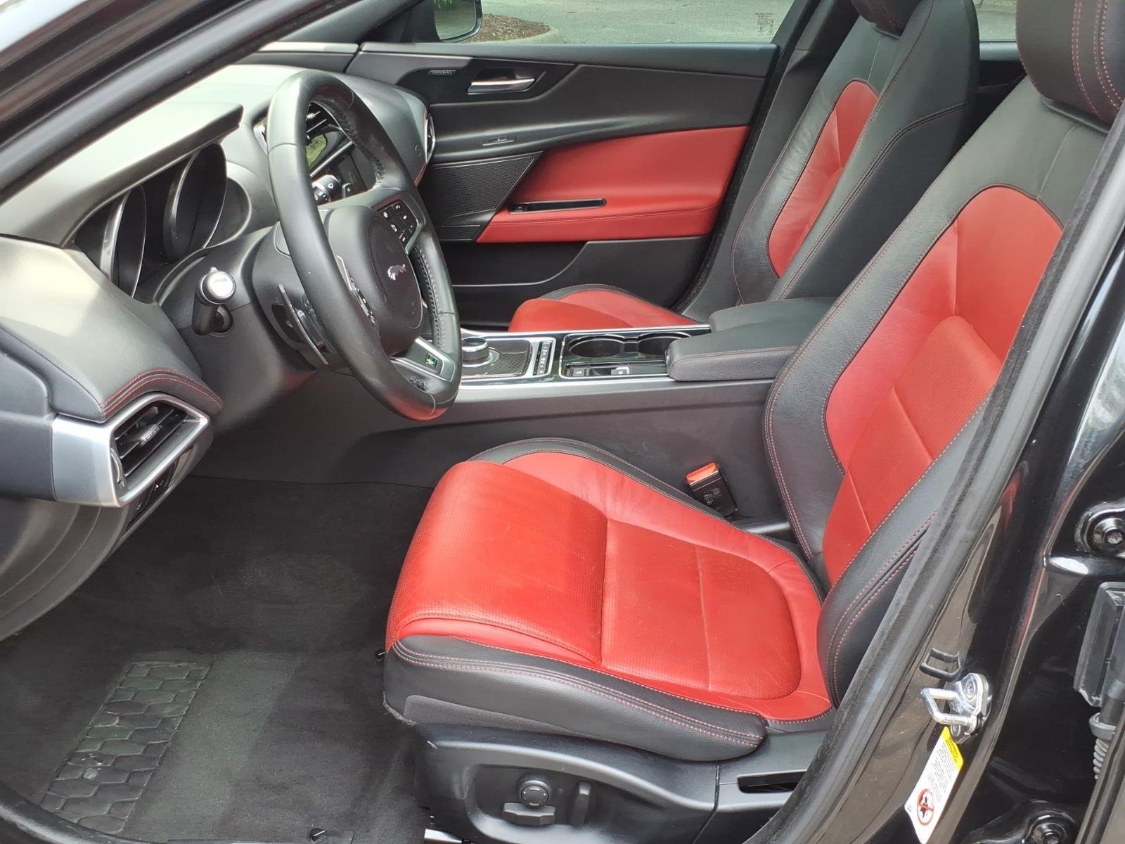 Used 2017 Ultimate Black Metallic Jaguar 35t R-Sport image 16