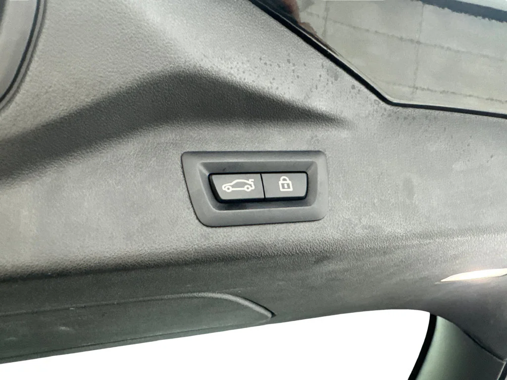 Used 2023 Black BMW xDrive40i image 89