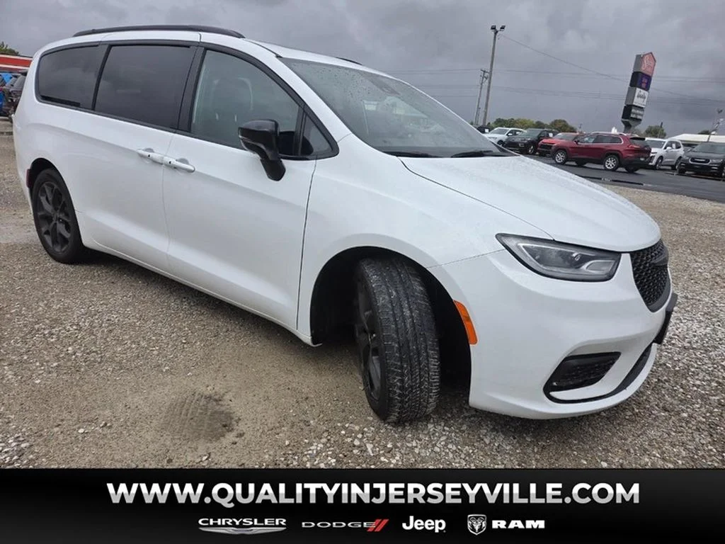 2025 Chrysler Pacifica