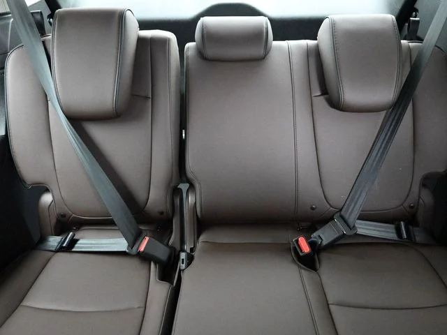 Used 2025 Platinum White Pearl Honda Touring image 37