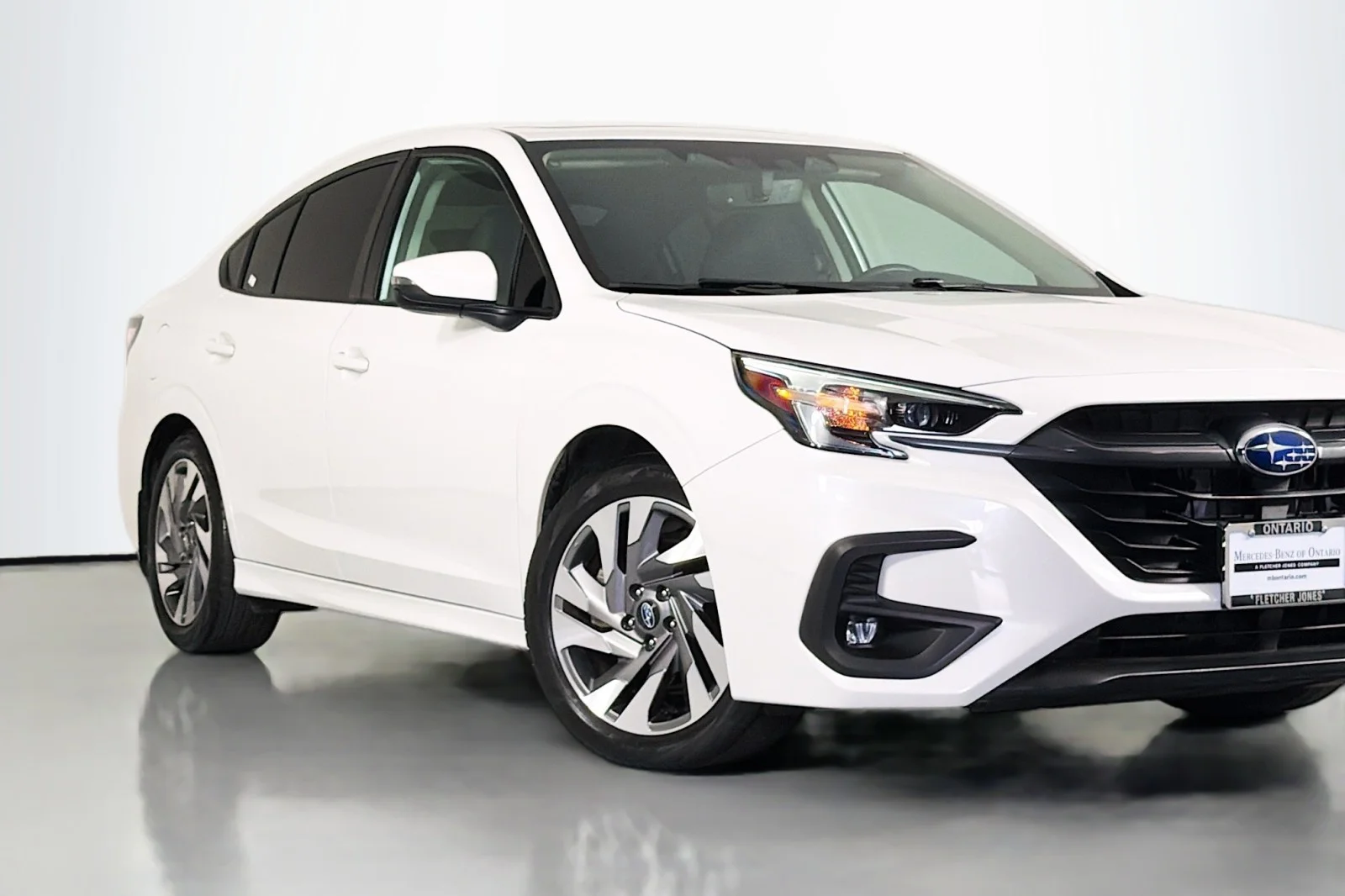 Used 2024 Crystal White Pearl Subaru Limited image 14