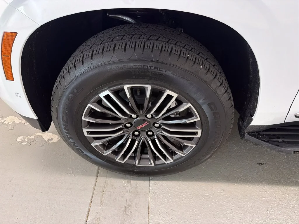 New 2026 Summit White GMC Elevation image 4