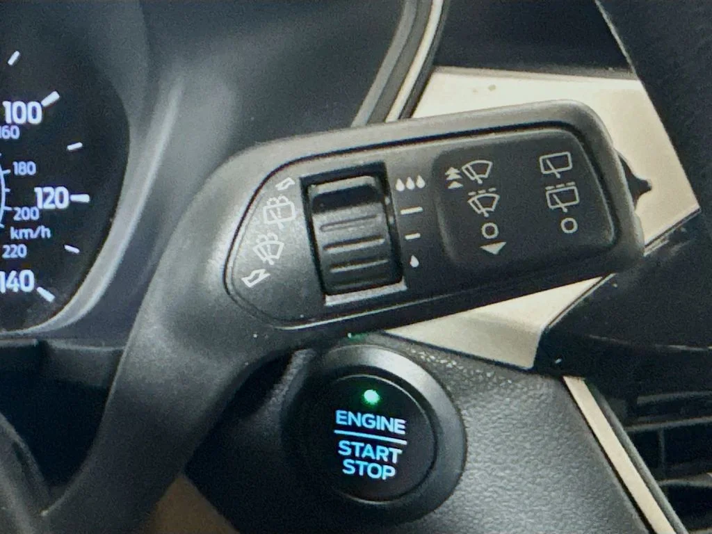 Used 2020 Black Ford SE image 13