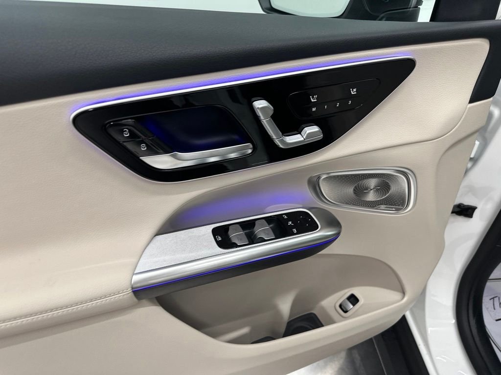 New 2027 Polar White Mercedes-Benz GLC 300 image 14