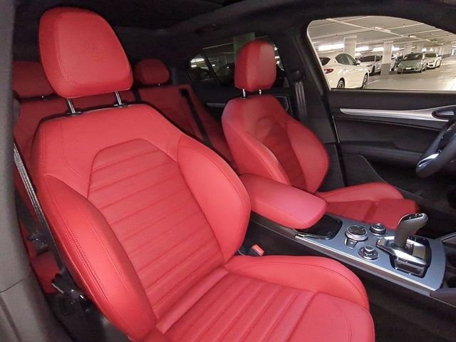 New 2026 Milano White Exterior Paint Alfa Romeo Veloce image 28