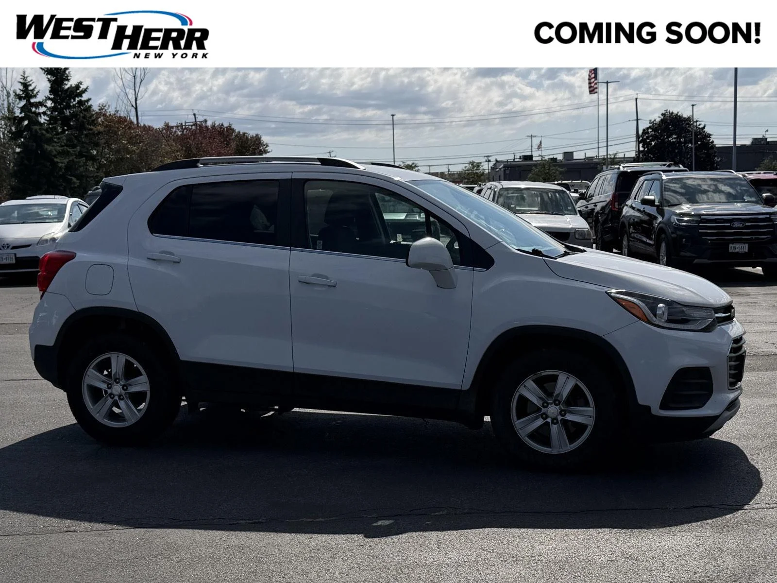 Used 2019 Summit White Chevrolet LT image 1