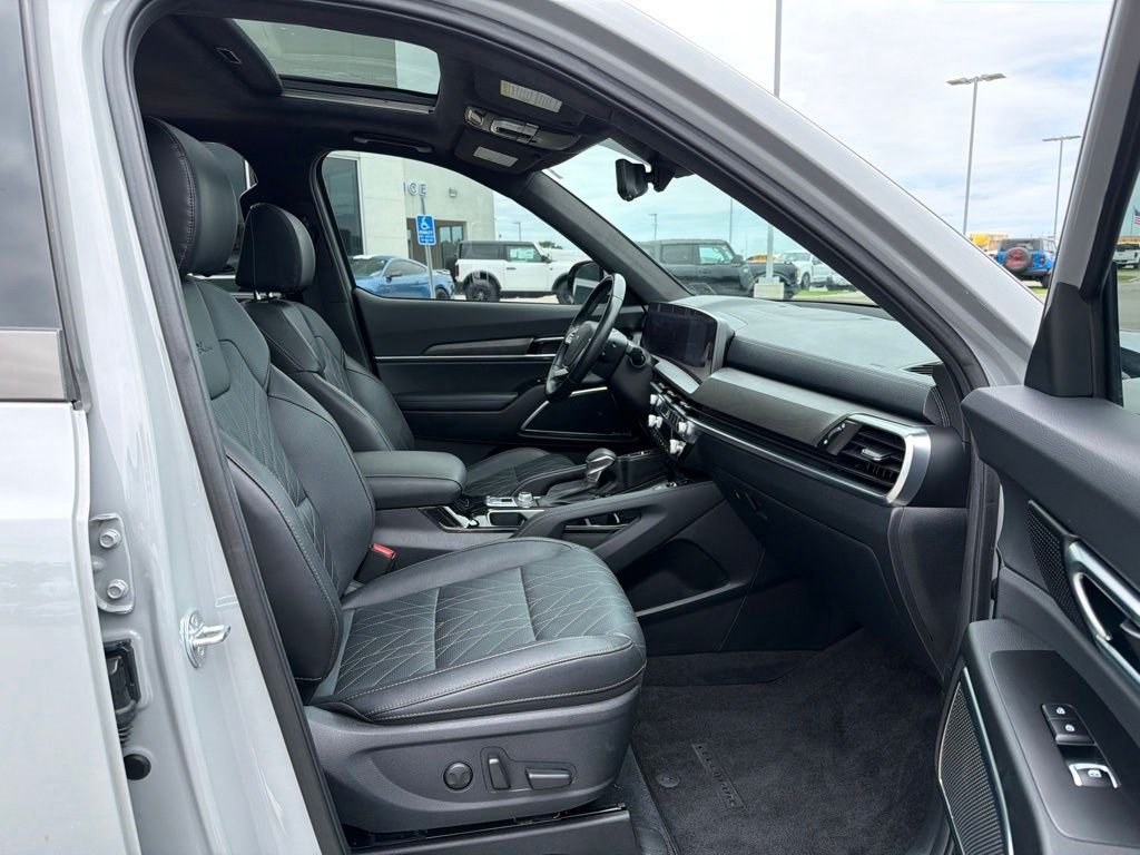 Used 2023 Wolf Gray Kia SX-Prestige X-Line image 22