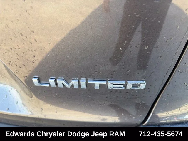 Used 2019 Gray Jeep Limited image 13