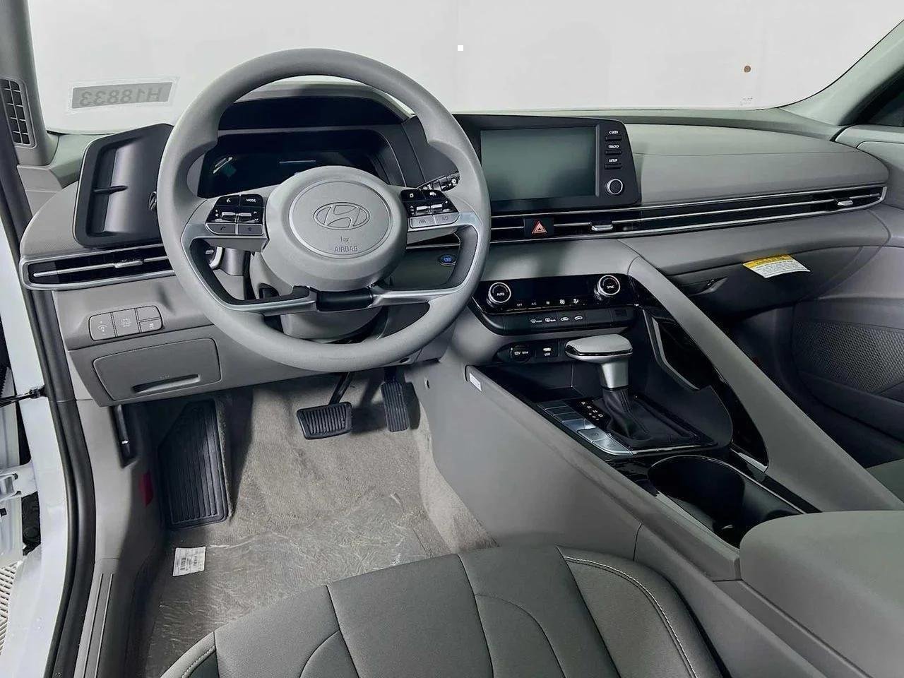 2026 Hyundai Elantra Hybrid — photo 7