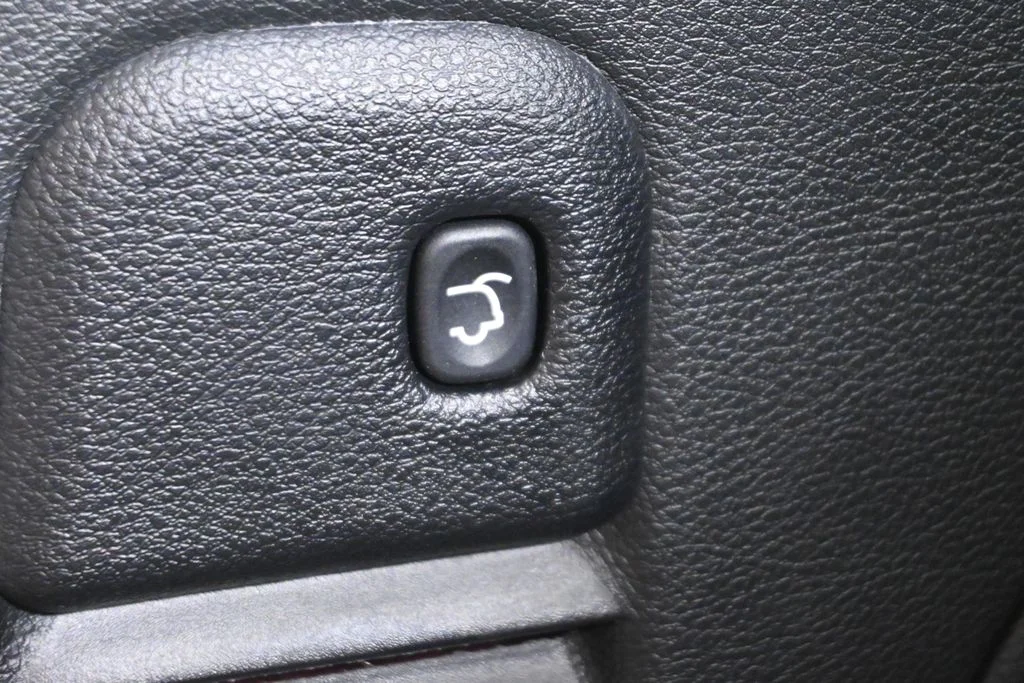Used 2021 Red Jeep Limited X image 39