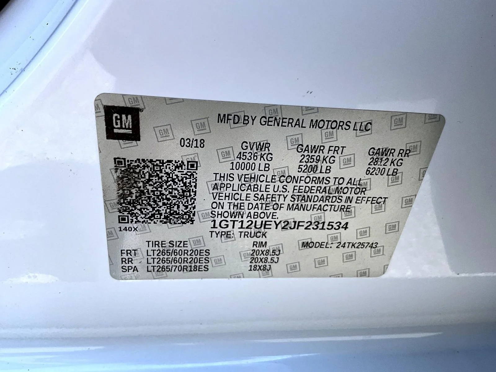 Used 2018 White GMC Denali image 28