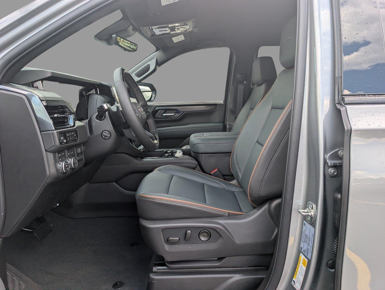 2026 GMC Yukon AT4 - Photo 14