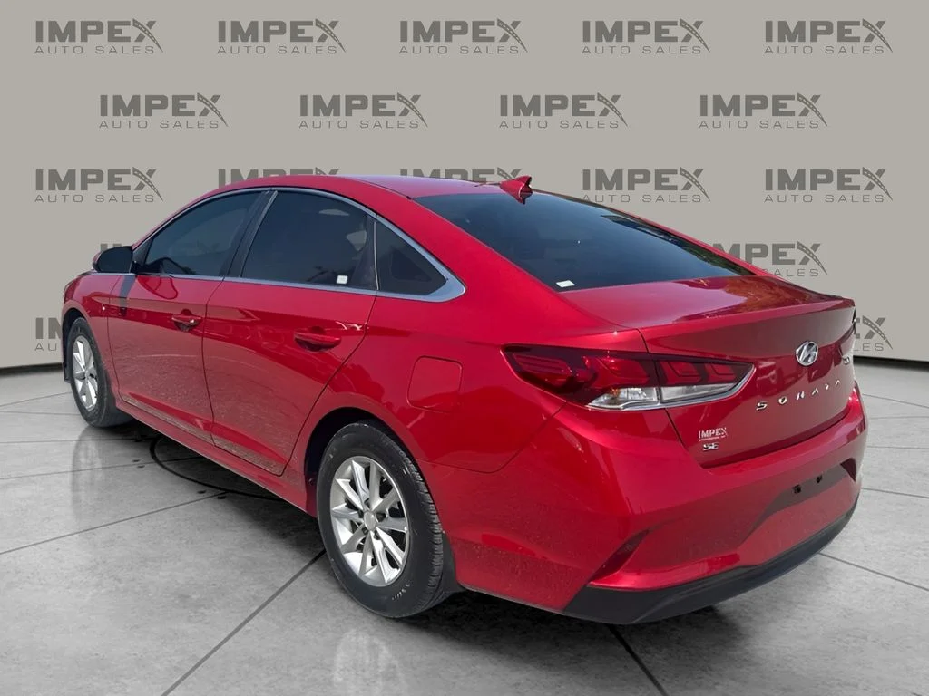 Used 2019 Red Hyundai SE image 3