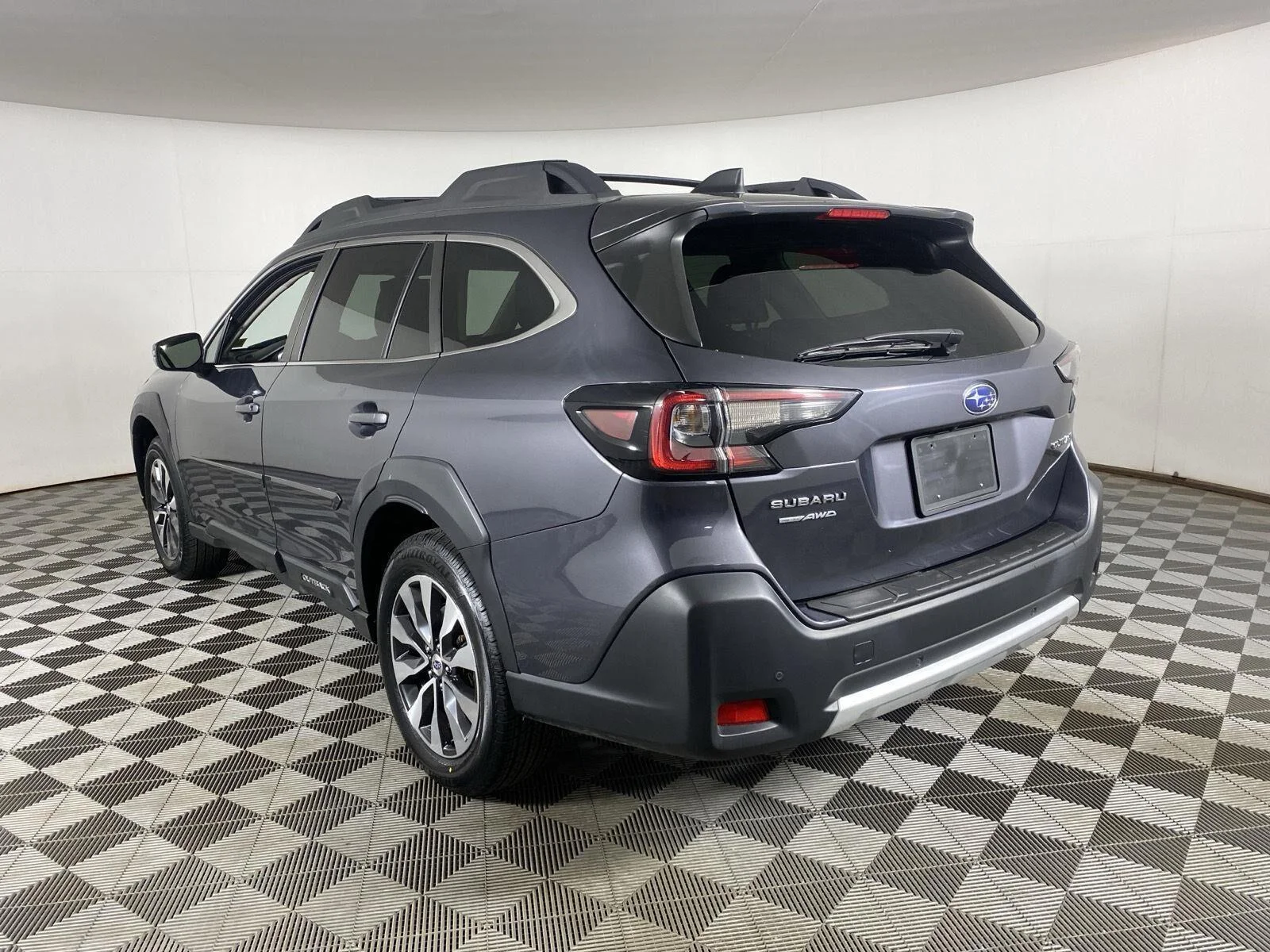 Used 2024 Magnetite Gray Metallic Subaru Limited image 7