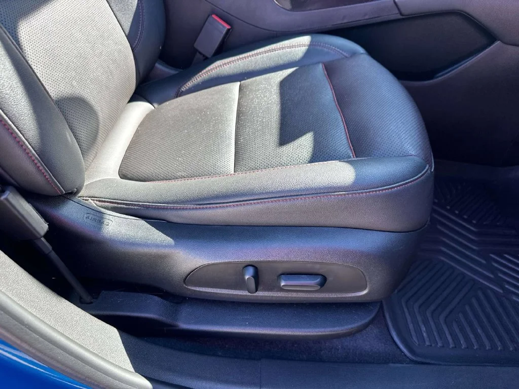 Used 2021 Blue Chevrolet RS image 27