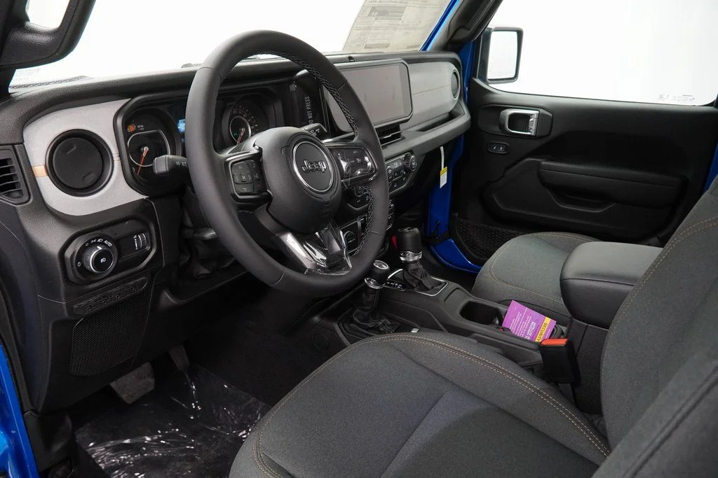 New 2026 Hydro Blue Pearl-Coat Exterior Paint Jeep Sport S image 16