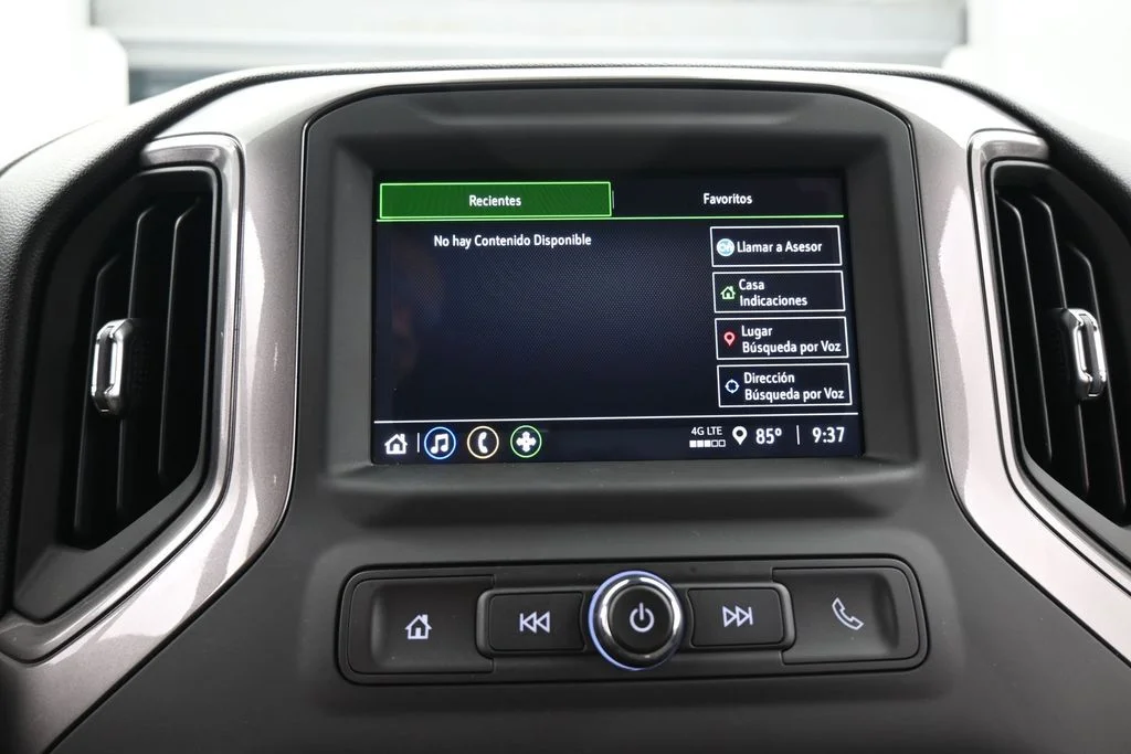 Used 2025 Black Chevrolet Custom image 19