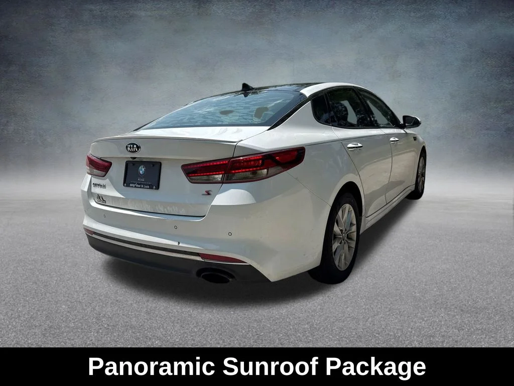Used 2018 White Kia S image 6