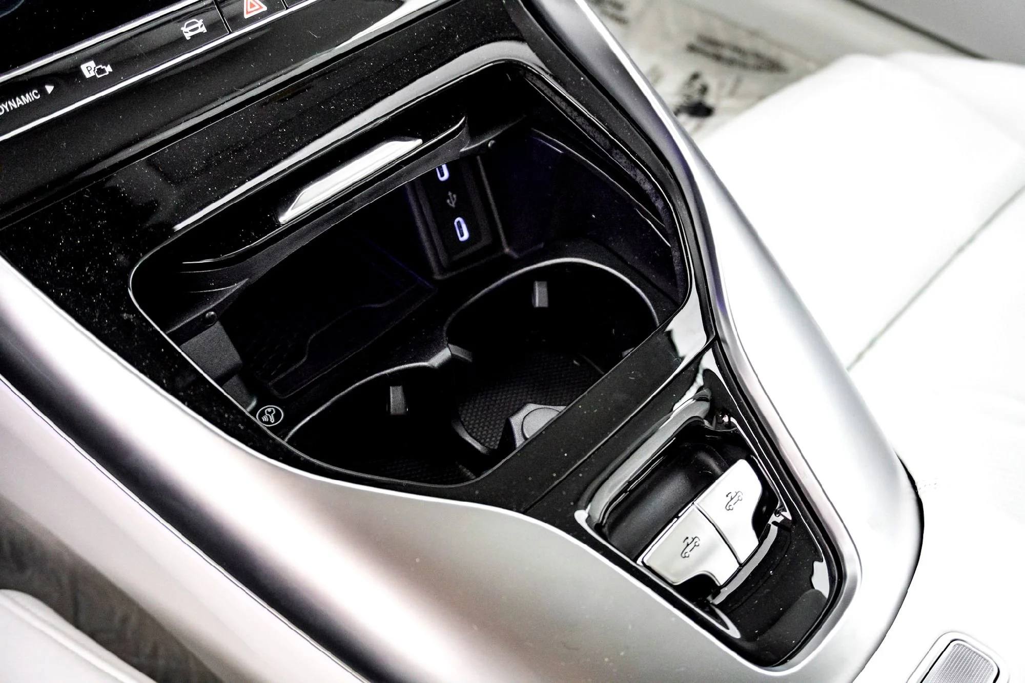 New 2026 White Mercedes-Benz Maybach SL 680 Monogram Series image 29
