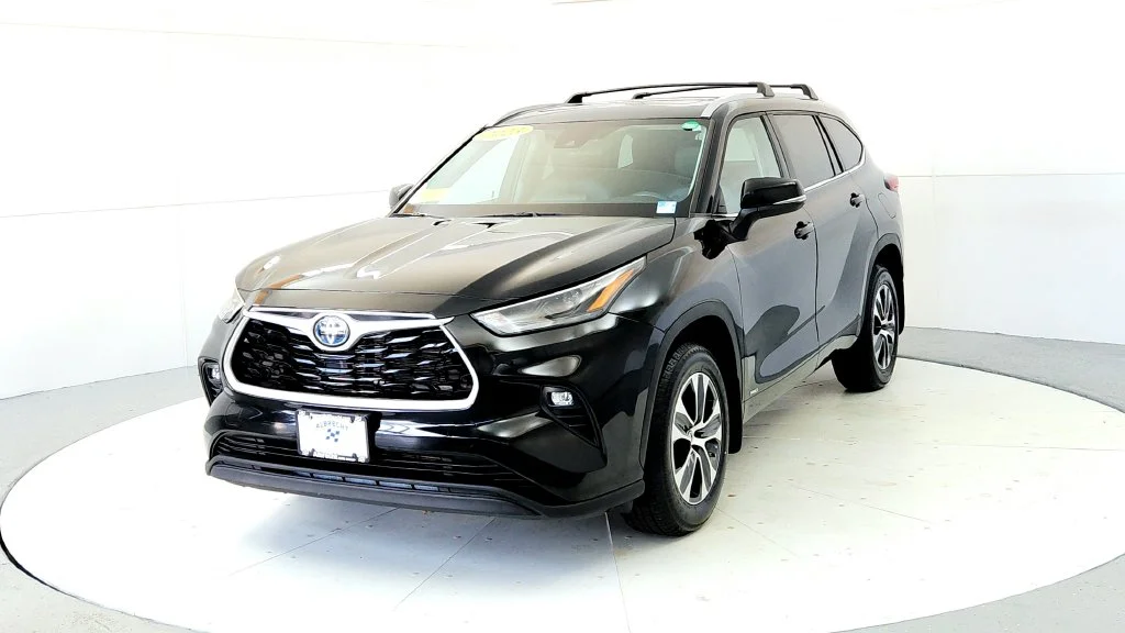 Used 2023 Black Toyota XLE image 2