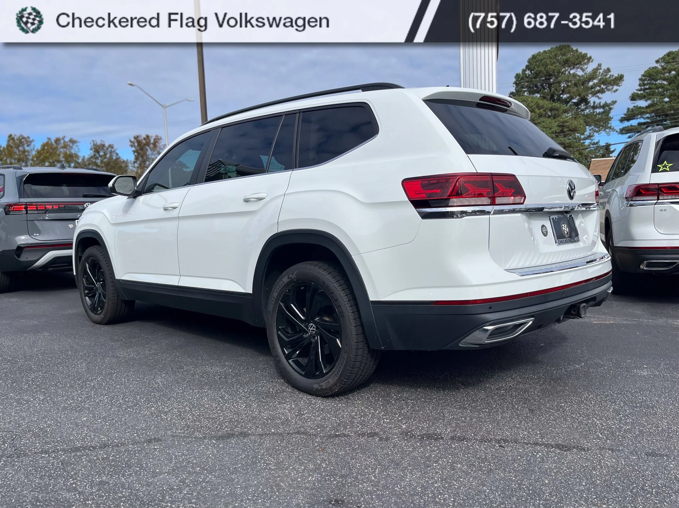 Used 2022 Pure White Volkswagen 3.6L V6 SE w/Technology image 6