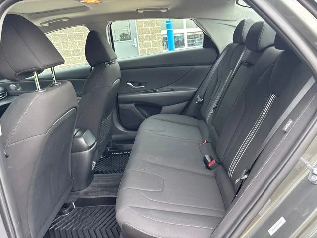 Used 2025 Amazon Gray Hyundai SEL Convenience image 31