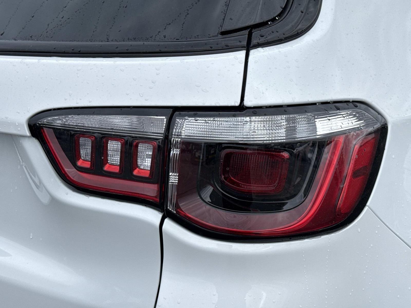New 2026 Bright White Clearcoat Jeep Latitude Altitude image 23