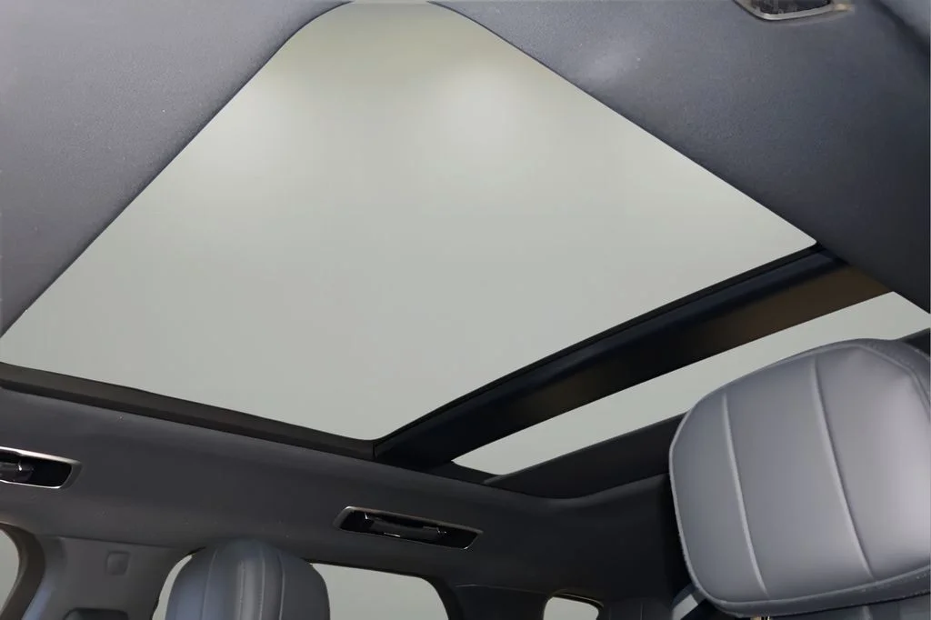 New 2026 Carpathian Grey Land Rover Dynamic SE image 26