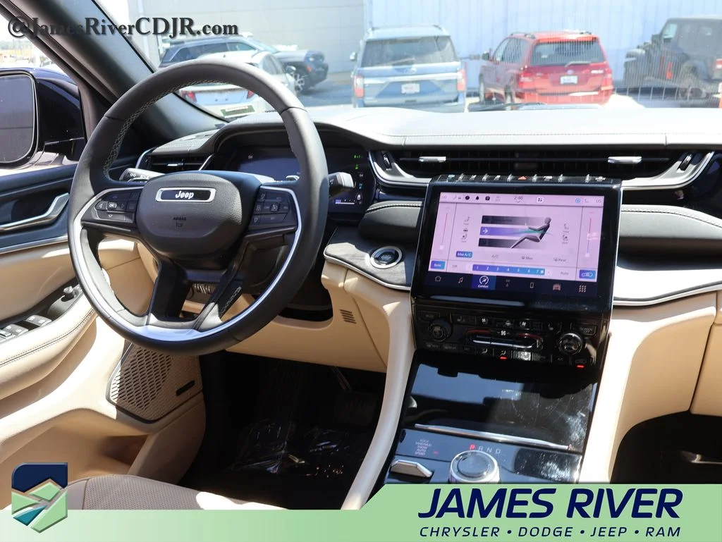 Used 2022 White Jeep 4xe image 13