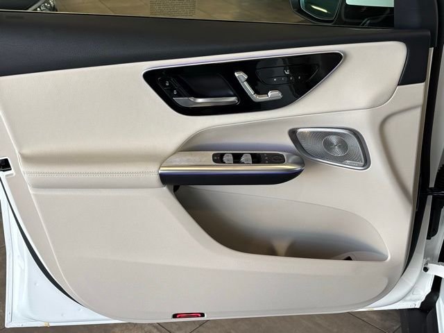 New 2026 Polar White Mercedes-Benz GLC 300 image 11