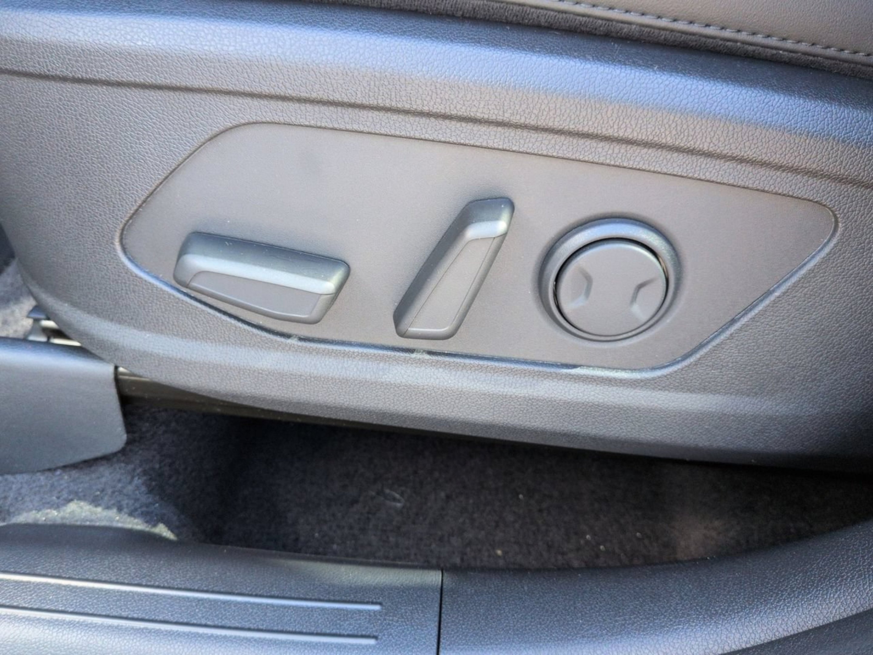 New 2026 Ebony Black Kia S image 13