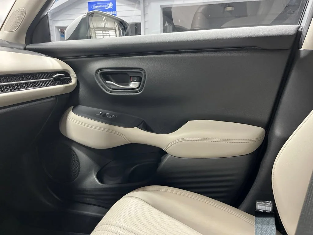 Used 2025 Lunar Silver Metallic Honda AWD EX-L image 50
