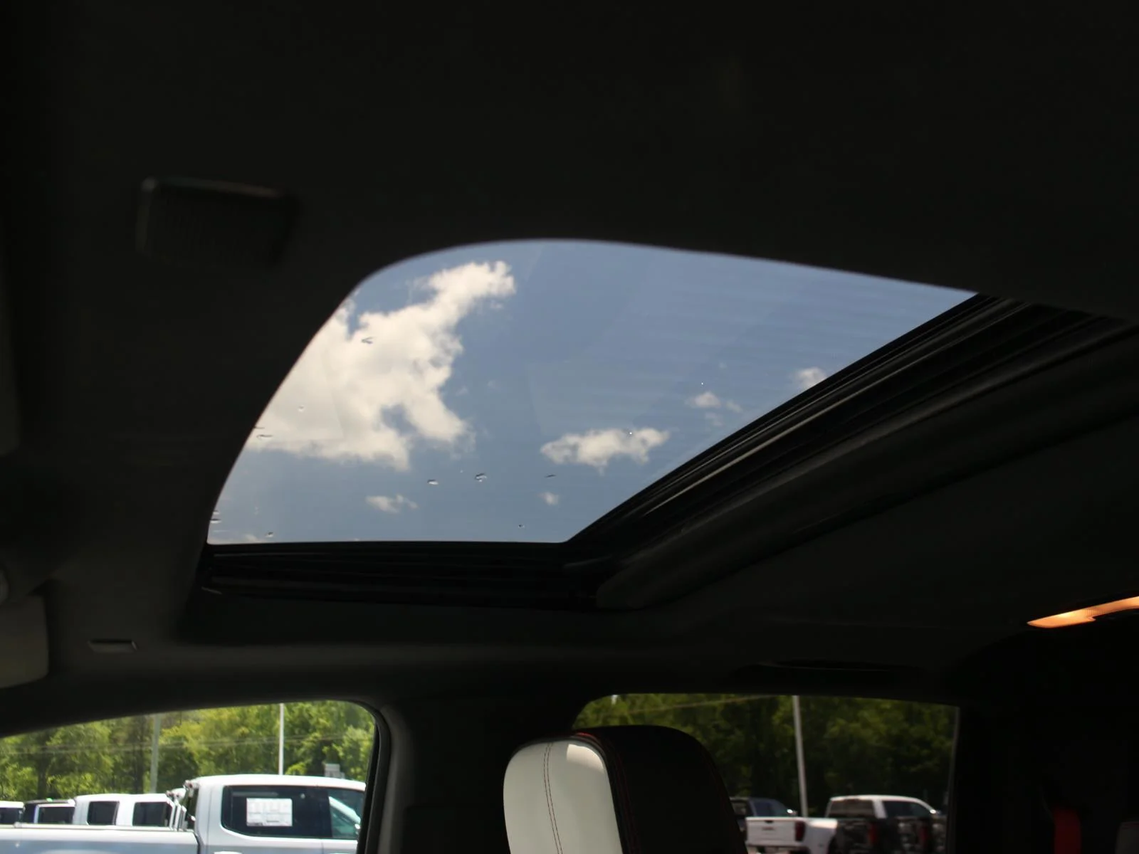 Used 2024 Summit White GMC AT4X image 33