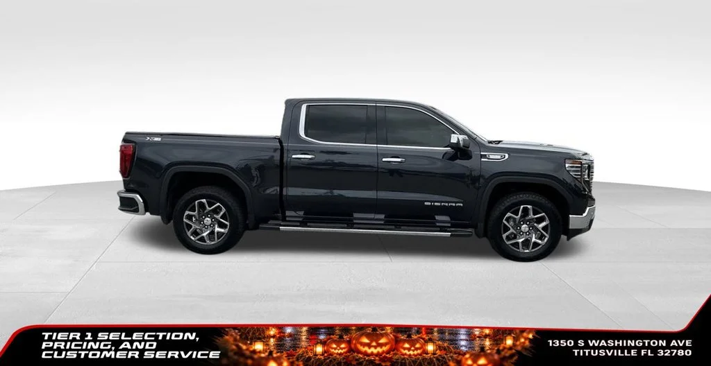 Certified Used 2025 Titanium Rush Metallic GMC SLT image 9