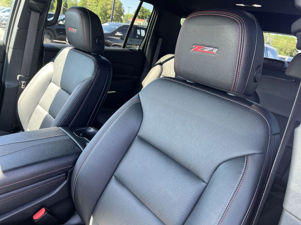 Used 2025 Red Chevrolet Z71 image 11