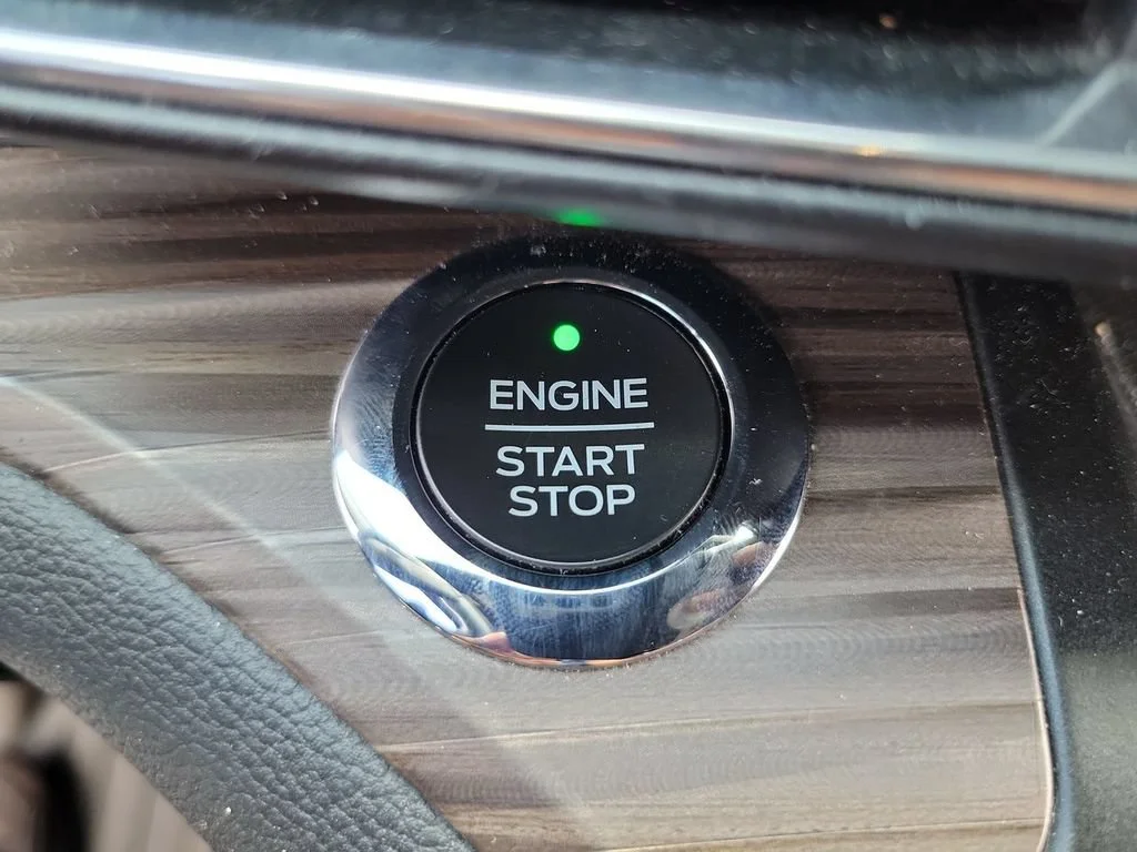 Used 2020 White Ford Limited image 17